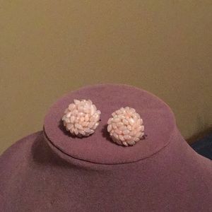 Vintage  Lisner pink  seed beaded clip on earrings
